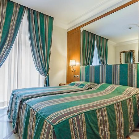 Raeli Hotel Regio Roma Esterno foto