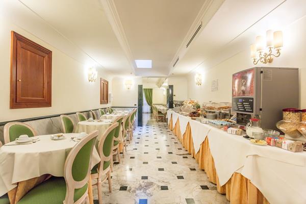 Raeli Hotel Regio Roma Esterno foto
