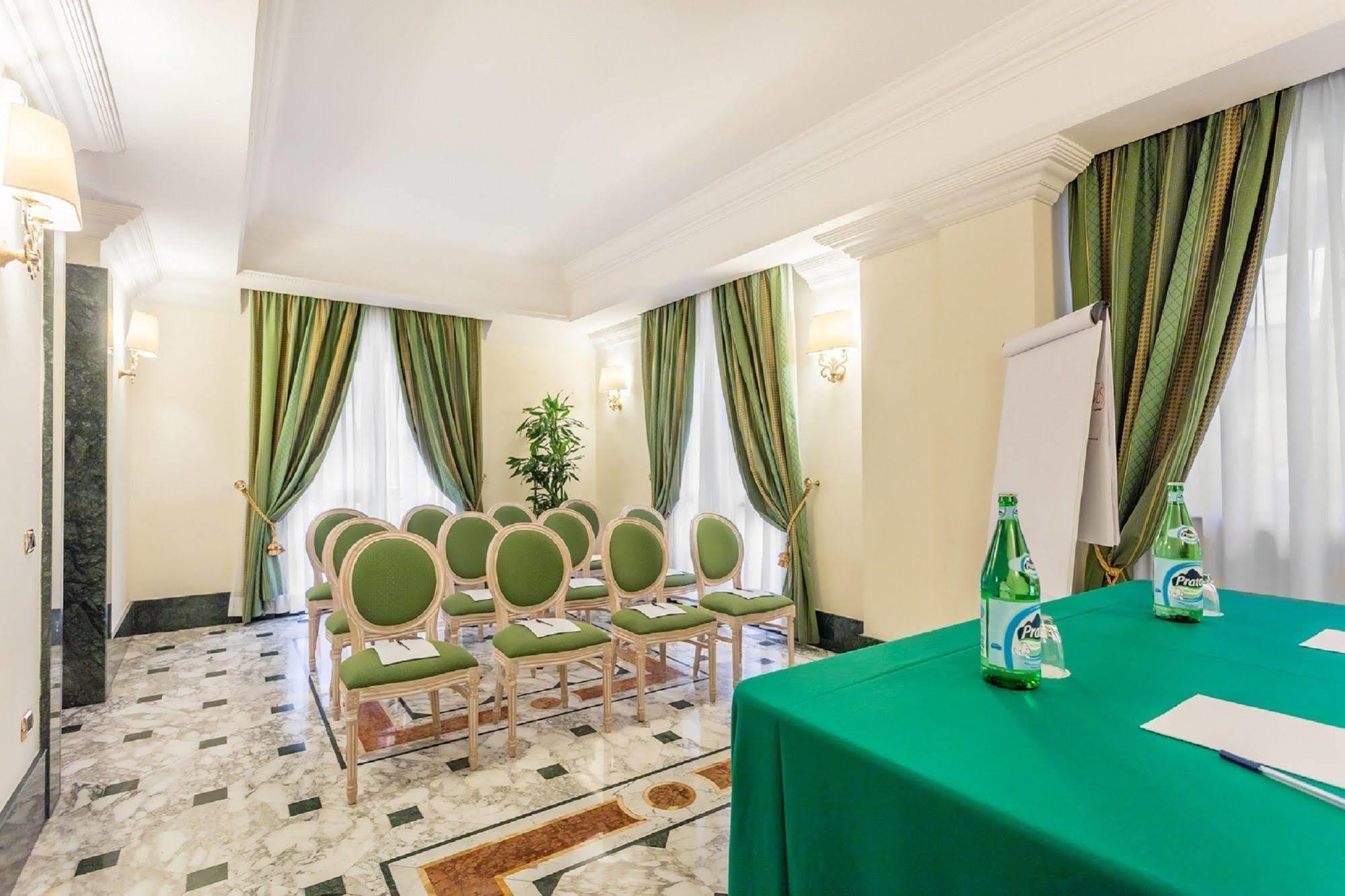 Raeli Hotel Regio Roma Esterno foto