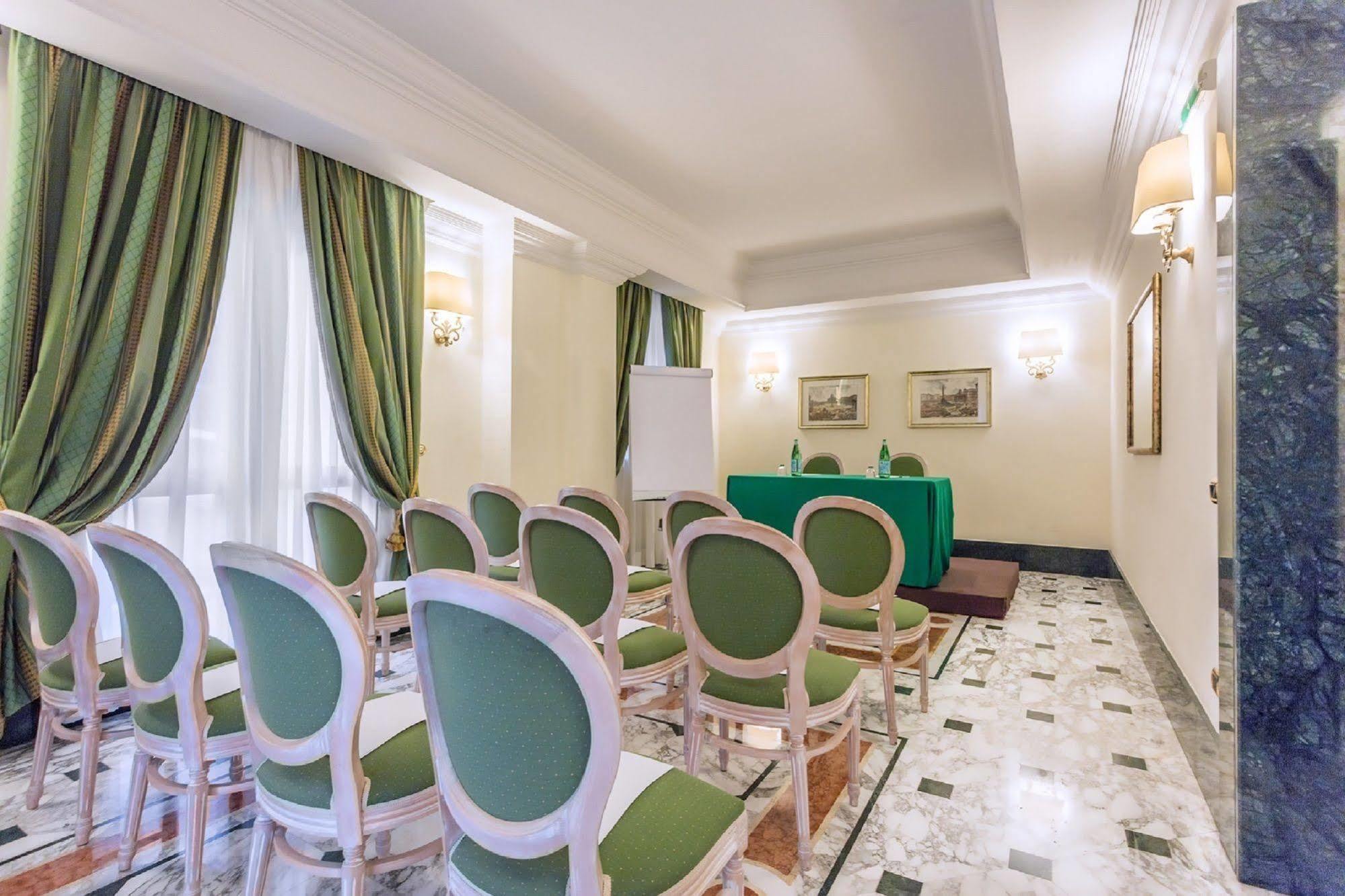 Raeli Hotel Regio Roma Esterno foto