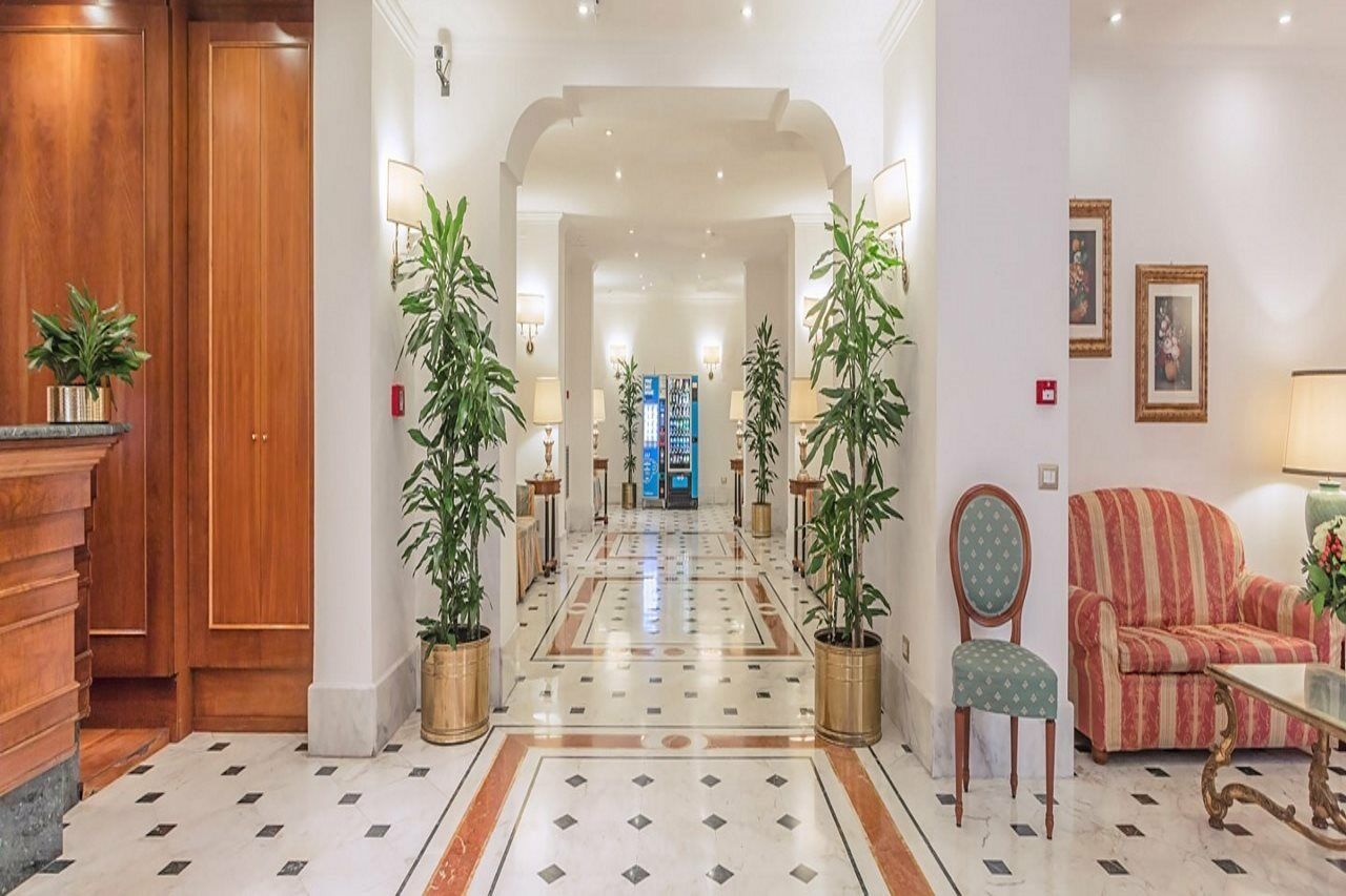 Raeli Hotel Regio Roma Esterno foto